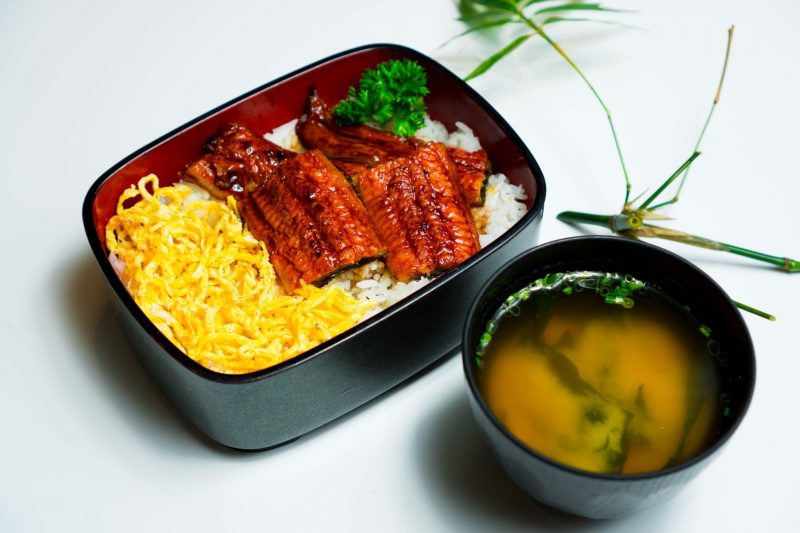 Các kiểu món cơm lươn Nhật phổ biến